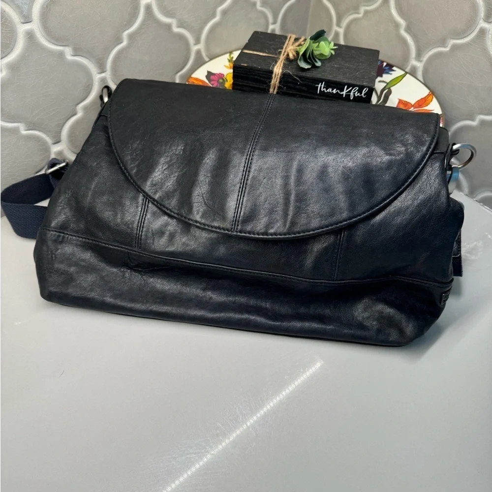 Ellington Italian leather purse